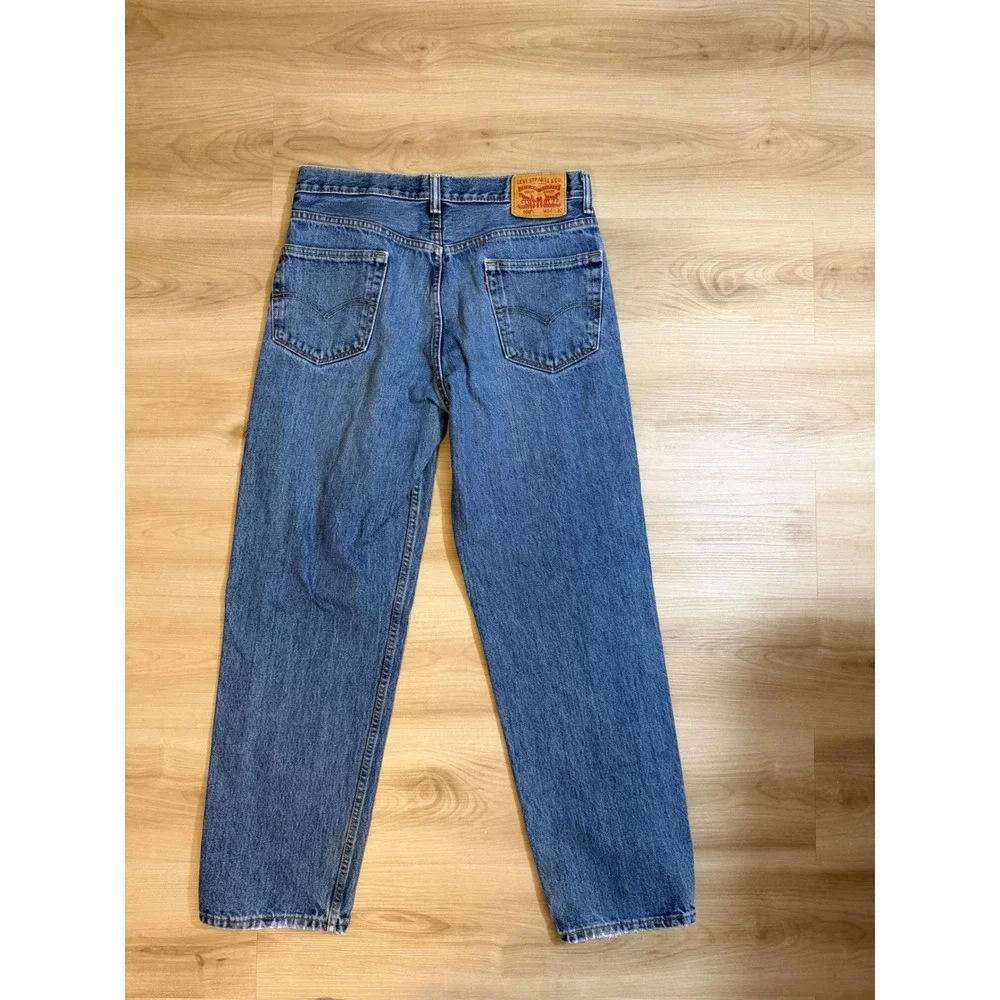 Levis photo 8am 32
